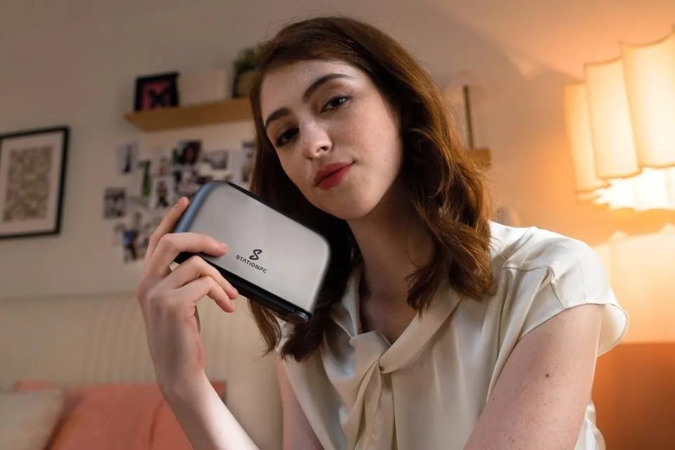 PocketCloud user with device